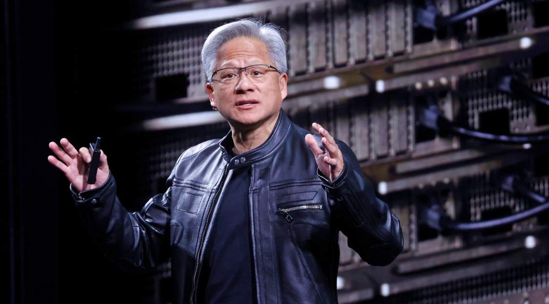 英伟达 CEO 黄仁勋谈 AI 工具个人使用体验:视其为“思考伙伴”,日常混用多个系统