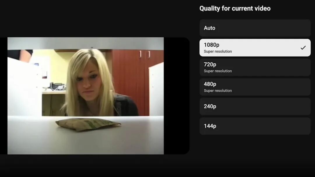 f38dccdfj00t58imc000yd000u000gvm YouTube 推出 AI 超分辨率功能,电视端将对标 Netflix