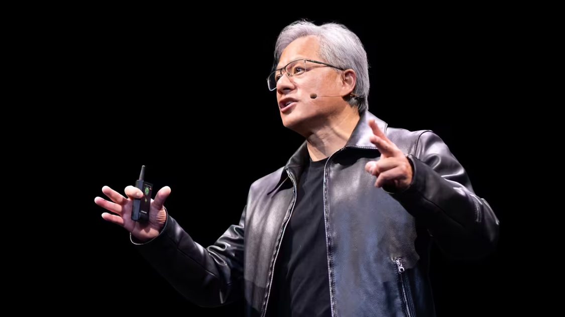 英伟达 CEO 黄仁勋：AI 不会直接“抢”走你的饭碗，而是会催生一些奇怪职业